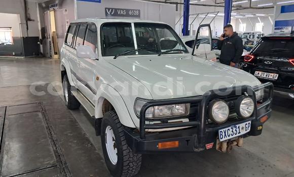 Acheter Occasion Voiture Toyota Land Cruiser Blanc à Lusaka, Zambie Acheter Occasion Voiture Toyota Land Cruiser Blanc à Lusaka, Zambie