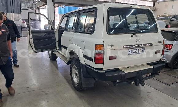 Acheter Occasion Voiture Toyota Land Cruiser Blanc à Lusaka, Zambie Acheter Occasion Voiture Toyota Land Cruiser Blanc à Lusaka, Zambie