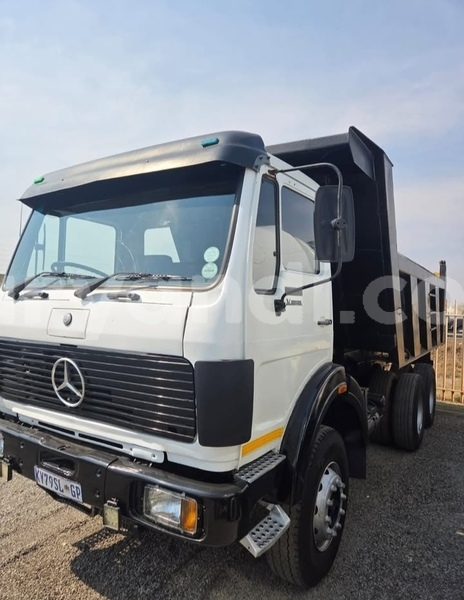 Big with watermark mercedes benz tipper zambia lusaka 30431