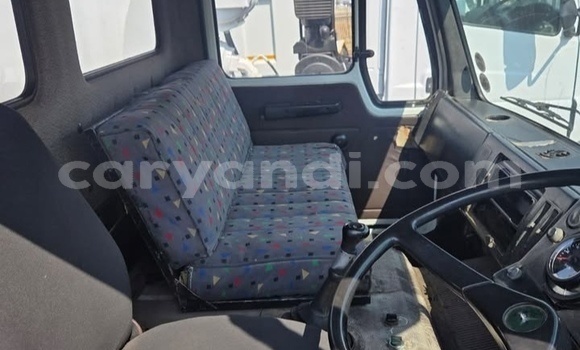 Acheter Occasion Utilitaire Mercedes–Benz Tipper Blanc à Lusaka, Zambie Acheter Occasion Utilitaire Mercedes–Benz Tipper Blanc à Lusaka, Zambie