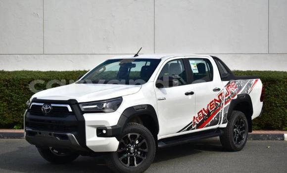 Buy Used Toyota Hilux White Car in Lusaka in Zambia