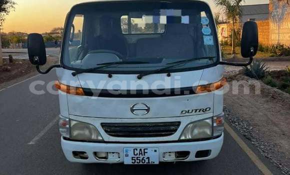 Nunua Ilio tumika Renault D55 Nyeupe Lori ndani ya Lusaka nchini Zambia Nunua Ilio tumika Renault D55 Nyeupe Lori ndani ya Lusaka nchini Zambia