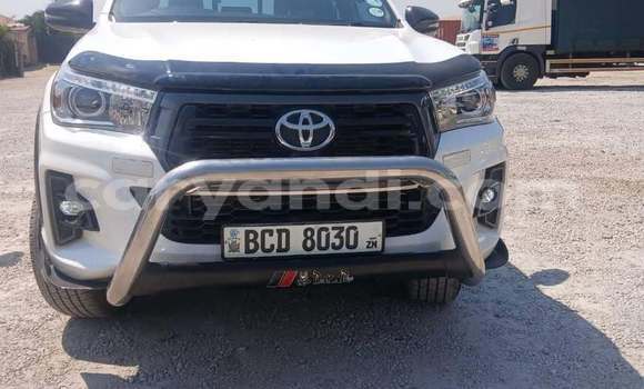 Acheter Occasion Voiture Toyota Hilux Blanc à Lusaka, Zambie Acheter Occasion Voiture Toyota Hilux Blanc à Lusaka, Zambie
