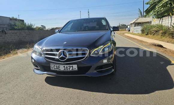 Acheter Occasion Voiture Mercedes-Benz E-Classe Noir à Lusaka, Zambie Acheter Occasion Voiture Mercedes-Benz E-Classe Noir à Lusaka, Zambie