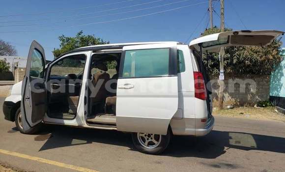 Nunua Ilio tumika Nissan Serena Nyeupe Gari ndani ya Lusaka nchini Zambia Nunua Ilio tumika Nissan Serena Nyeupe Gari ndani ya Lusaka nchini Zambia