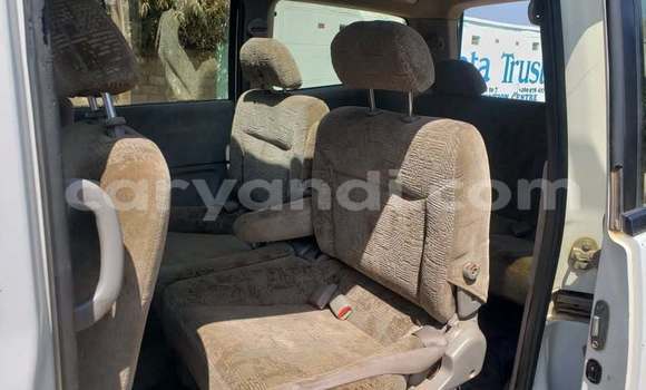 Nunua Ilio tumika Nissan Serena Nyeupe Gari ndani ya Lusaka nchini Zambia Nunua Ilio tumika Nissan Serena Nyeupe Gari ndani ya Lusaka nchini Zambia