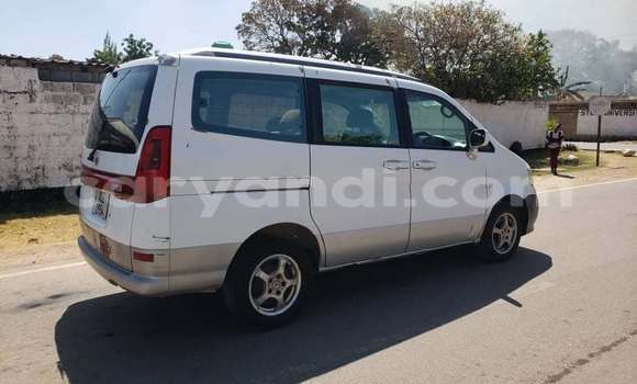 Nunua Ilio tumika Nissan Serena Nyeupe Gari ndani ya Lusaka nchini Zambia Nunua Ilio tumika Nissan Serena Nyeupe Gari ndani ya Lusaka nchini Zambia