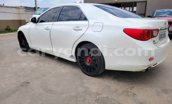 Tenga Tsaru Toyota Mark X Chena Mota in Choma in Southern