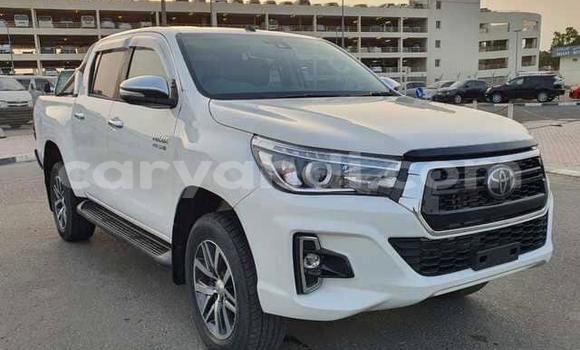 Acheter Occasion Voiture Toyota Hilux Blanc à Lusaka, Zambie