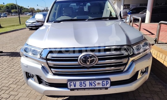 Nunua Ilio tumika Toyota Land Cruiser Prado Nyeupe Gari ndani ya Lusaka nchini Zambia Nunua Ilio tumika Toyota Land Cruiser Prado Nyeupe Gari ndani ya Lusaka nchini Zambia