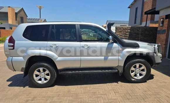 Acheter Occasion Voiture Toyota Land Cruiser Prado Blanc à Lusaka, Zambie Acheter Occasion Voiture Toyota Land Cruiser Prado Blanc à Lusaka, Zambie