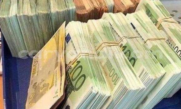 Nunua Ilio tumika Alpina B11 Bluu Gari ndani ya Kasama nchini Zambia Nunua Ilio tumika Alpina B11 Bluu Gari ndani ya Kasama nchini Zambia