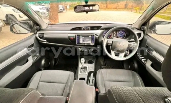 Buy Import Toyota Hilux White Car in Lusaka in Zambia