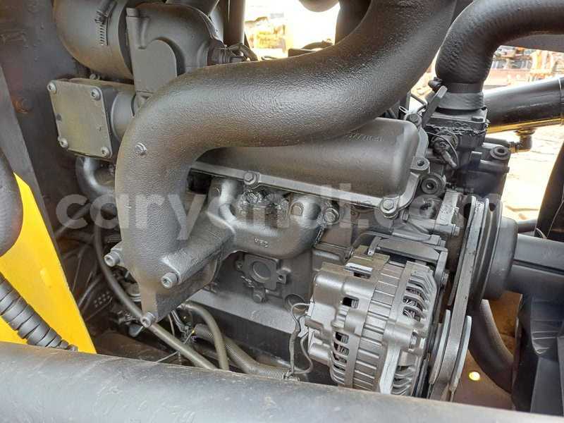 Big with watermark caterpillar 120 zambia lusaka 30496