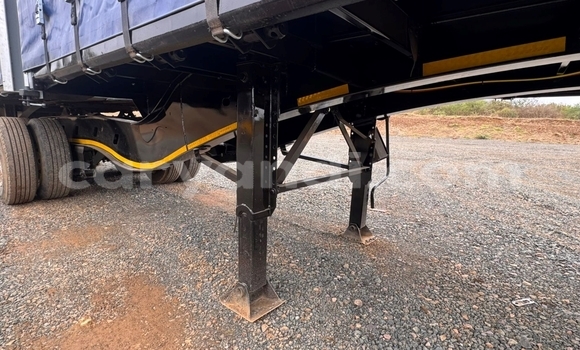 Buy Used DAF CF Blue Truck in Lusaka in Zambia Buy Used DAF CF Blue Truck in Lusaka in Zambia