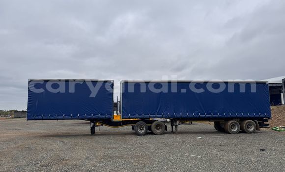 Buy Used DAF CF Blue Truck in Lusaka in Zambia Buy Used DAF CF Blue Truck in Lusaka in Zambia