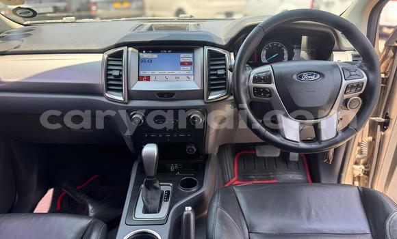 Acheter Occasion Voiture Ford Everest Beige à Lusaka, Zambie Acheter Occasion Voiture Ford Everest Beige à Lusaka, Zambie