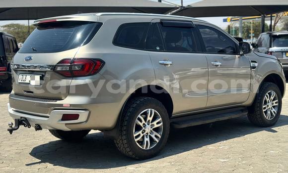Acheter Occasion Voiture Ford Everest Beige à Lusaka, Zambie Acheter Occasion Voiture Ford Everest Beige à Lusaka, Zambie