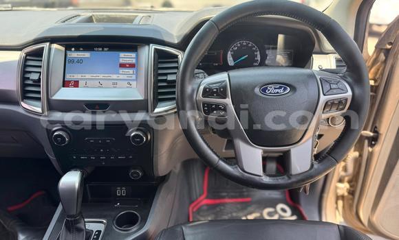 Acheter Occasion Voiture Ford Everest Beige à Lusaka, Zambie Acheter Occasion Voiture Ford Everest Beige à Lusaka, Zambie