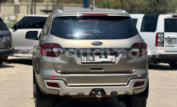 Acheter Occasion Voiture Ford Everest Beige à Lusaka, Zambie Acheter Occasion Voiture Ford Everest Beige à Lusaka, Zambie
