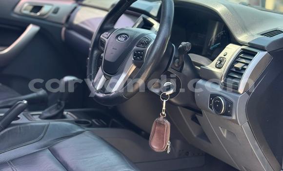 Acheter Occasion Voiture Ford Everest Beige à Lusaka, Zambie Acheter Occasion Voiture Ford Everest Beige à Lusaka, Zambie