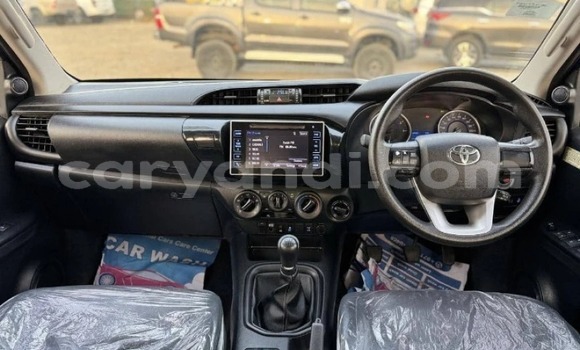 Tenga Tsaru Toyota Hilux Bhuruu Mota in Lusaka in Zambia Tenga Tsaru Toyota Hilux Bhuruu Mota in Lusaka in Zambia