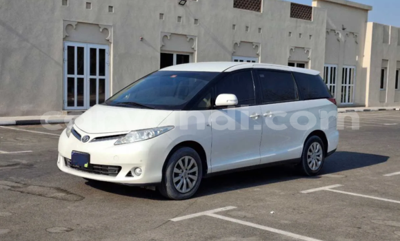 Buy Used Toyota Previa White Car in Lusaka in Zambia