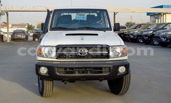 Tenga Imported Toyota Land Cruiser Chena Mota in Import - Dubai in Zambia Tenga Imported Toyota Land Cruiser Chena Mota in Import - Dubai in Zambia