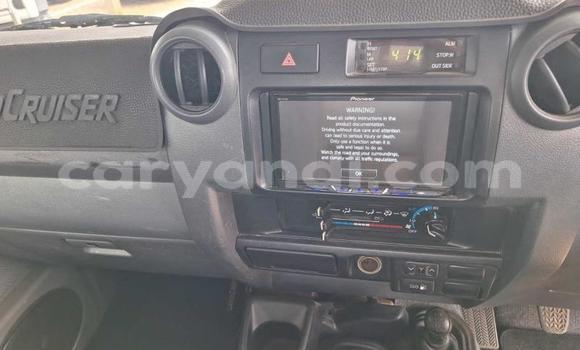 Nunua Ilio tumika Toyota Land Cruiser Brown Gari ndani ya Livingstone nchini Zambia Nunua Ilio tumika Toyota Land Cruiser Brown Gari ndani ya Livingstone nchini Zambia