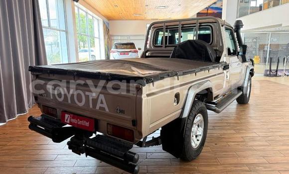 Buy Used Toyota Land Cruiser Brown Car in Livingstone in Zambia Buy Used Toyota Land Cruiser Brown Car in Livingstone in Zambia