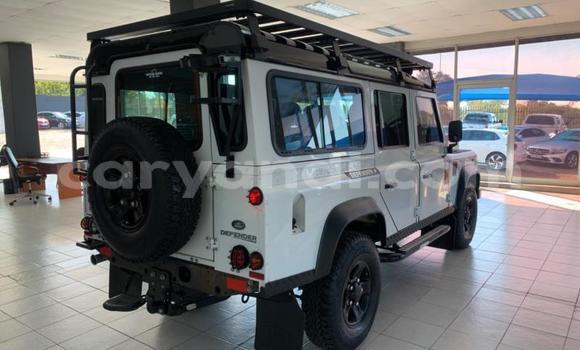 Buy Used Land Rover Defender White Car in Livingstone in Zambia Buy Used Land Rover Defender White Car in Livingstone in Zambia