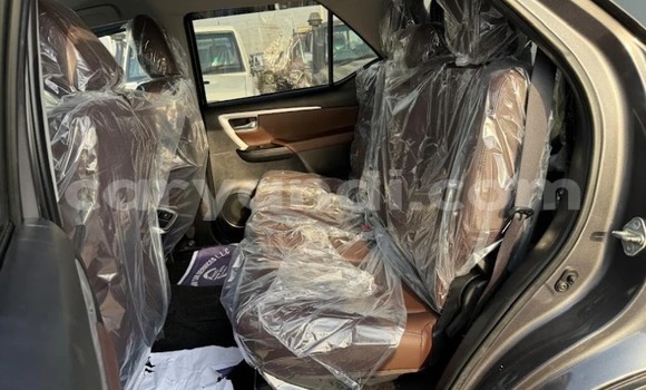 Tenga Tsaru Toyota Fortuner Zvimwe Mota in Import - Dubai in Zambia Tenga Tsaru Toyota Fortuner Zvimwe Mota in Import - Dubai in Zambia