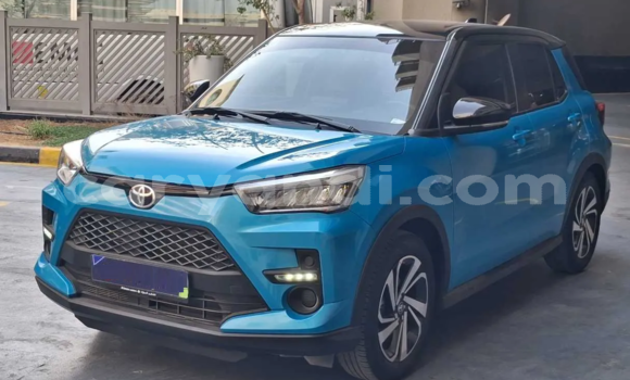Buy Used Toyota Ractis Blue Car in Lusaka in Zambia
