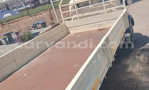 Acheter Occasion Utilitaire Mercedes–Benz 1117 Beige à Lusaka, Zambie Acheter Occasion Utilitaire Mercedes–Benz 1117 Beige à Lusaka, Zambie