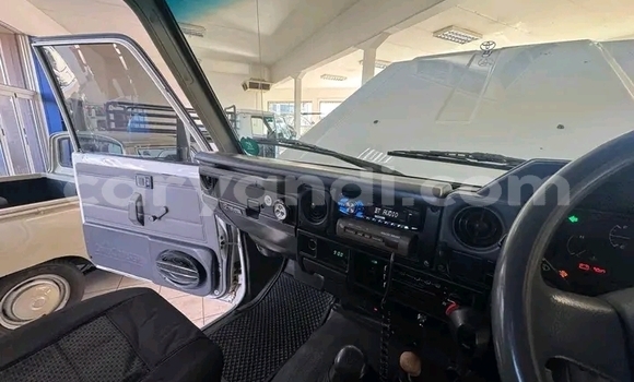 Buy Used Toyota Land Cruiser White Car in Lusaka in Zambia Buy Used Toyota Land Cruiser White Car in Lusaka in Zambia