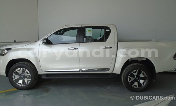 Acheter Import Voiture Toyota Hilux Blanc à Import - Dubai, Zambie Acheter Import Voiture Toyota Hilux Blanc à Import - Dubai, Zambie