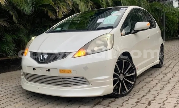 Buy Used Honda FIT White Car in Lusaka in Zambia Buy Used Honda FIT White Car in Lusaka in Zambia