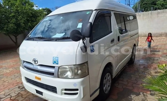 Buy Used Toyota Hiace White Car in Lusaka in Zambia Buy Used Toyota Hiace White Car in Lusaka in Zambia