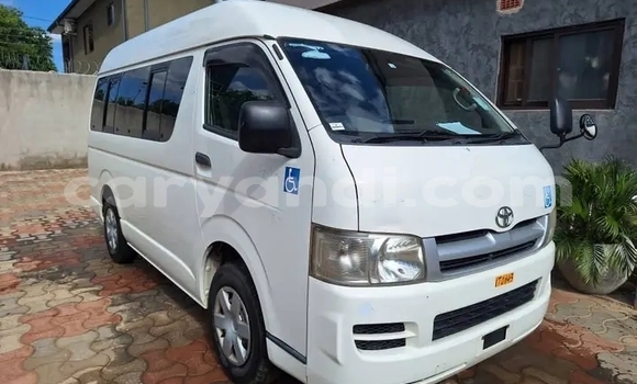 Buy Used Toyota Hiace White Car in Lusaka in Zambia Buy Used Toyota Hiace White Car in Lusaka in Zambia