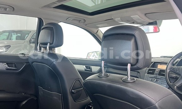 Acheter Occasion Voiture Mercedes‒Benz C–Class Blanc à Lusaka, Zambie Acheter Occasion Voiture Mercedes‒Benz C–Class Blanc à Lusaka, Zambie