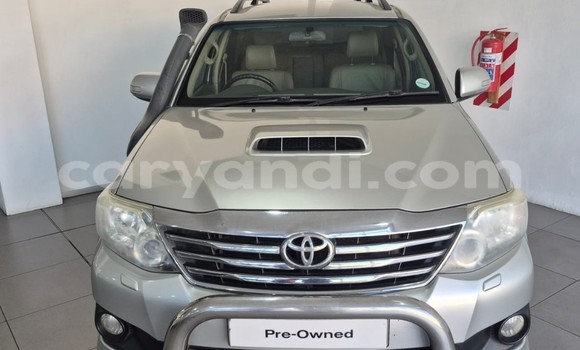Acheter Occasion Voiture Toyota Fortuner Gris à Lusaka, Zambie Acheter Occasion Voiture Toyota Fortuner Gris à Lusaka, Zambie