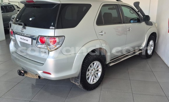 Acheter Occasion Voiture Toyota Fortuner Gris à Lusaka, Zambie Acheter Occasion Voiture Toyota Fortuner Gris à Lusaka, Zambie