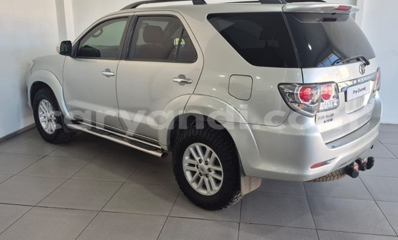 Acheter Occasion Voiture Toyota Fortuner Gris à Lusaka, Zambie Acheter Occasion Voiture Toyota Fortuner Gris à Lusaka, Zambie