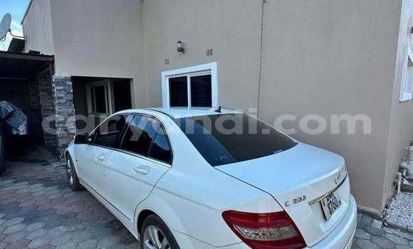 Buy Used Mercedes‒Benz C–Class White Car in Lusaka in Zambia Buy Used Mercedes‒Benz C–Class White Car in Lusaka in Zambia