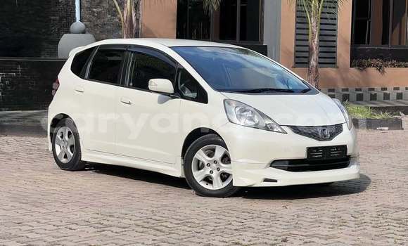 Buy Used Honda FIT White Car in Lusaka in Zambia Buy Used Honda FIT White Car in Lusaka in Zambia