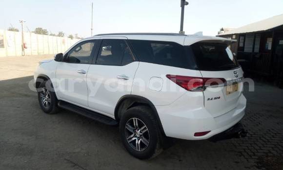 Buy Used Toyota Fortuner White Car in Lusaka in Zambia Buy Used Toyota Fortuner White Car in Lusaka in Zambia