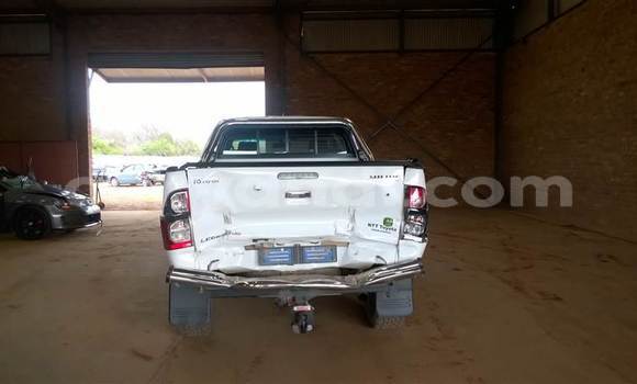 Buy Used Toyota Hilux White Car in Kitwe in Zambia Buy Used Toyota Hilux White Car in Kitwe in Zambia