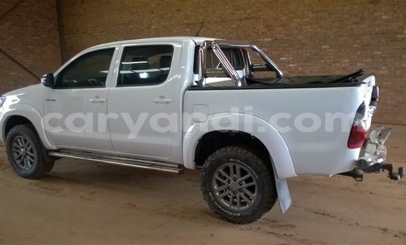 Buy Used Toyota Hilux White Car in Kitwe in Zambia Buy Used Toyota Hilux White Car in Kitwe in Zambia