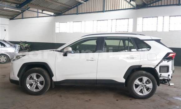 Acheter Occasion Voiture Toyota RAV4 Blanc à Kitwe, Zambie Acheter Occasion Voiture Toyota RAV4 Blanc à Kitwe, Zambie