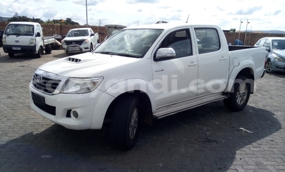 Buy Used Toyota Hilux White Car in Kitwe in Zambia Buy Used Toyota Hilux White Car in Kitwe in Zambia